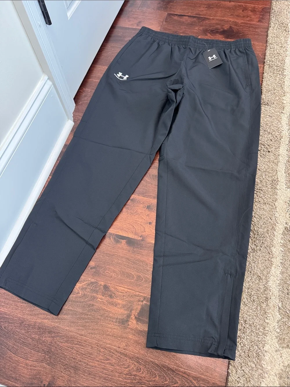 NEW Under Armour Men’s Black Athletic Leisure Loose Fit Pants, size XL - Picture 3 of 6